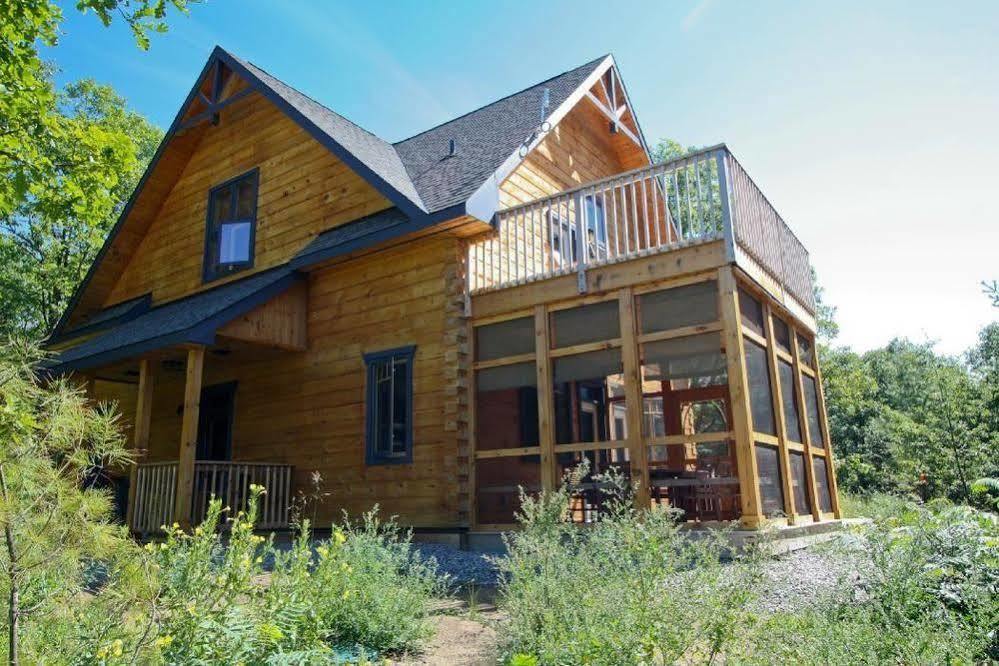 Wilderness Tours Rafting Resort Foresters Falls Exterior foto